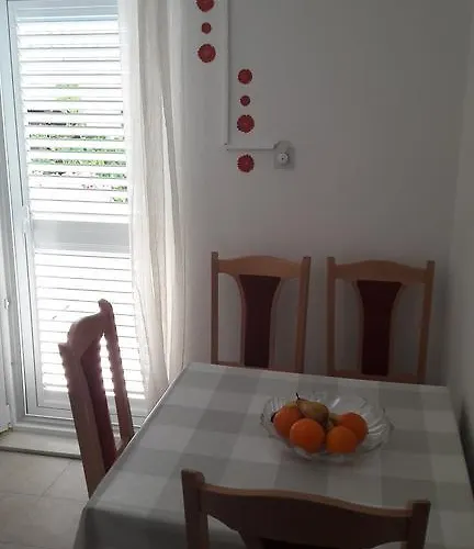 Milic Πανσιόν 3*